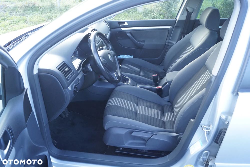 Volkswagen Golf - 20