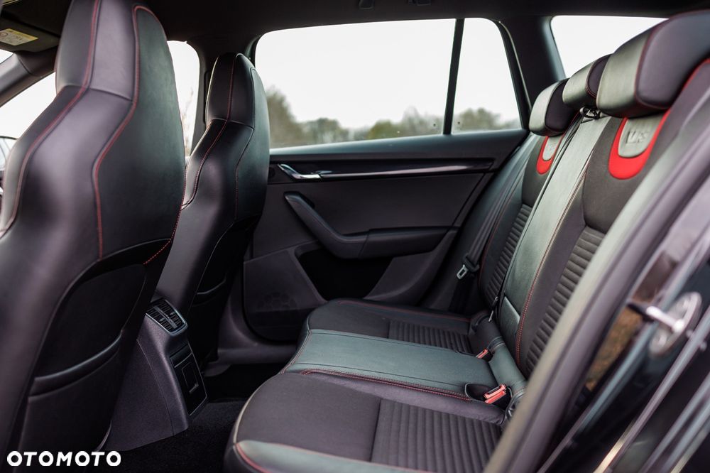 Skoda Octavia 2.0 TDI DSG RS - 6