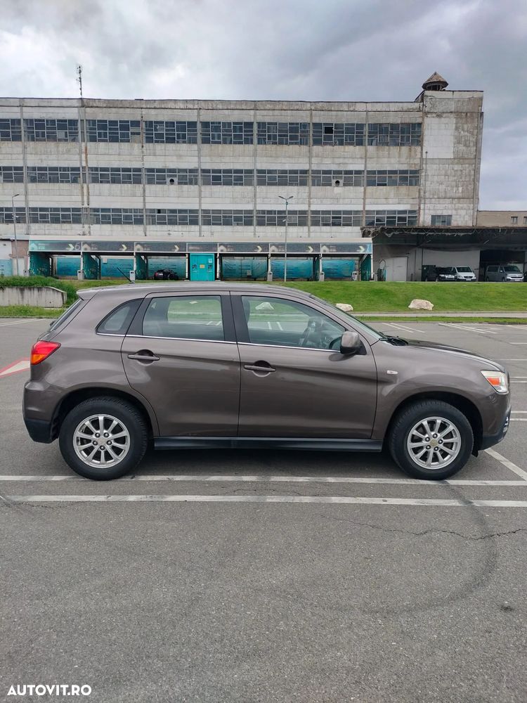 Mitsubishi ASX 1.8 DID 4WD Invite A13 - 3