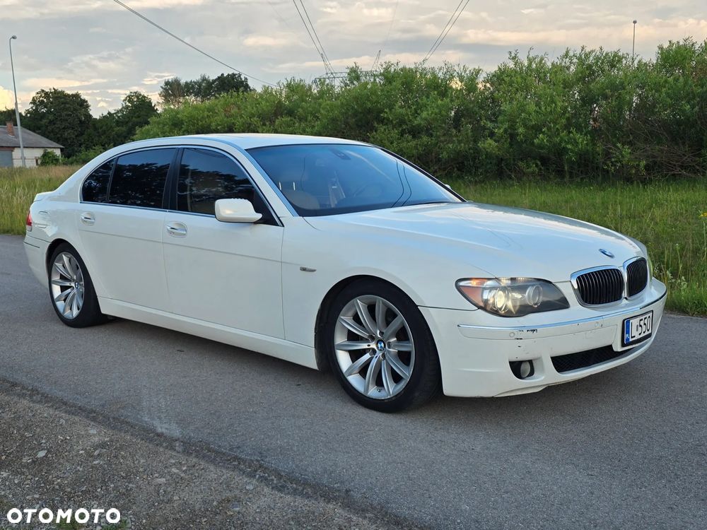 BMW Seria 7 750Li - 1