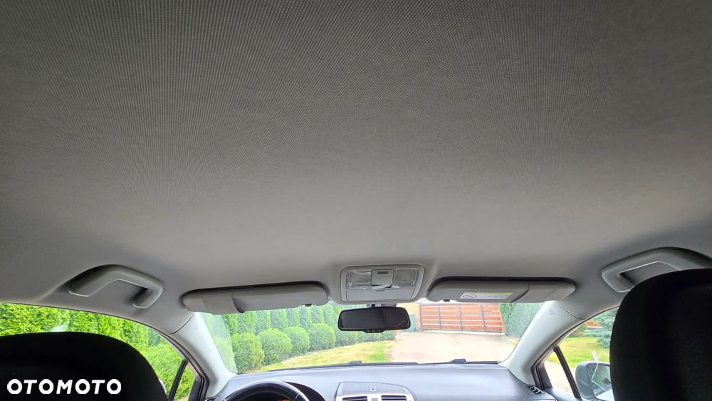 Toyota Avensis - 36