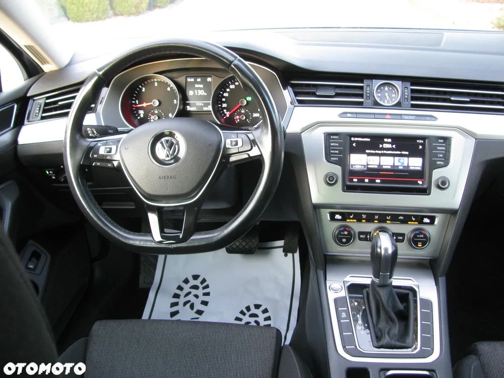 Volkswagen Passat 2.0 TDI SCR DSG Comfortline - 19