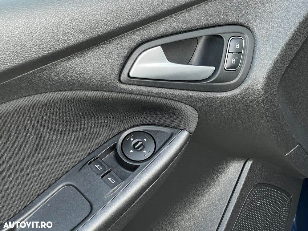 Ford Focus 1.0 EcoBoost Trend - 12