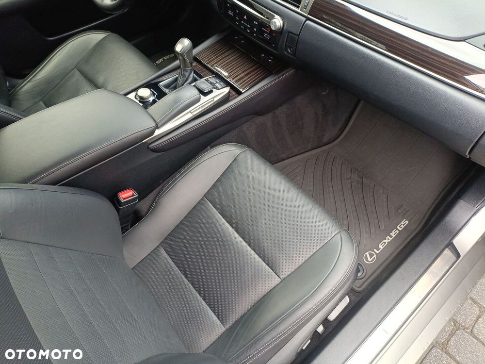 Lexus GS - 10