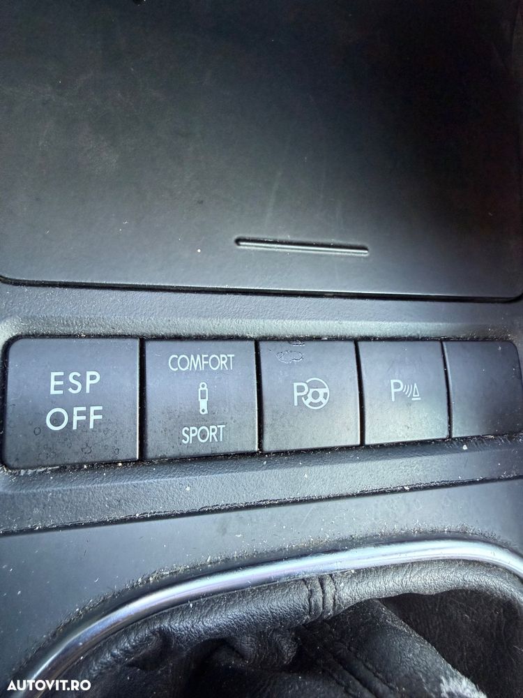 Volkswagen Golf 2.0 TDI Highline - 10