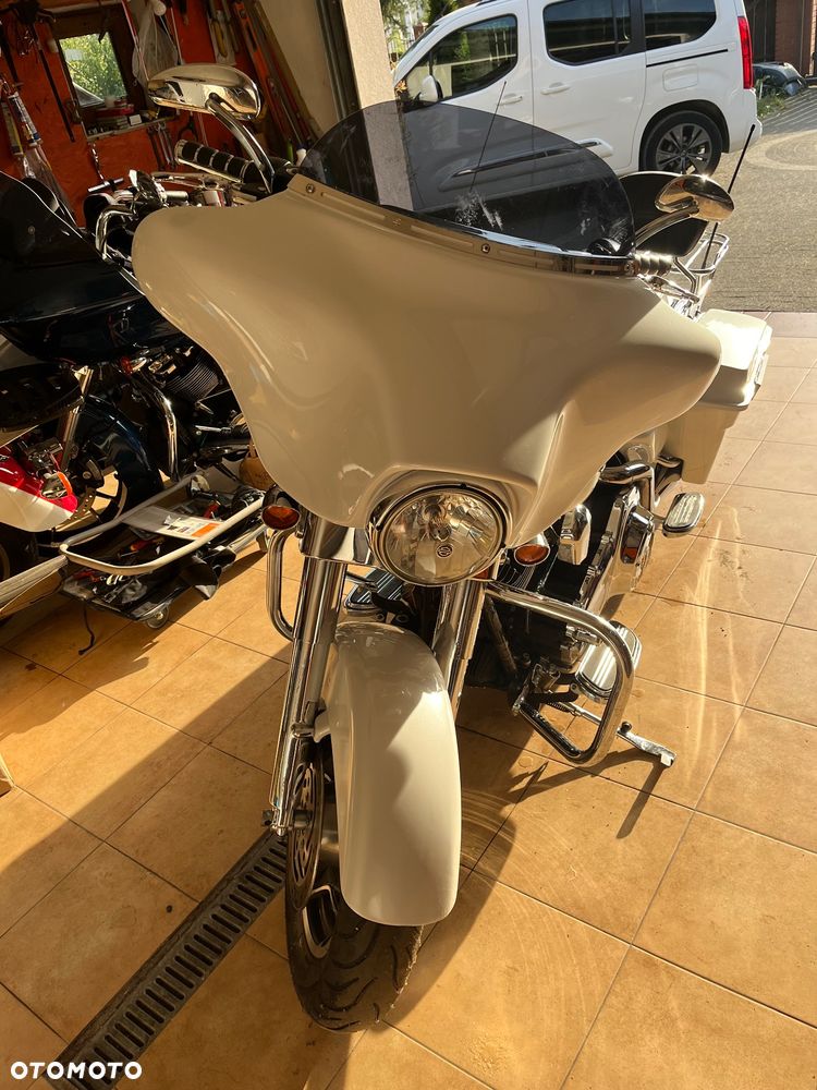 Harley-Davidson Street Glide Trike - 6