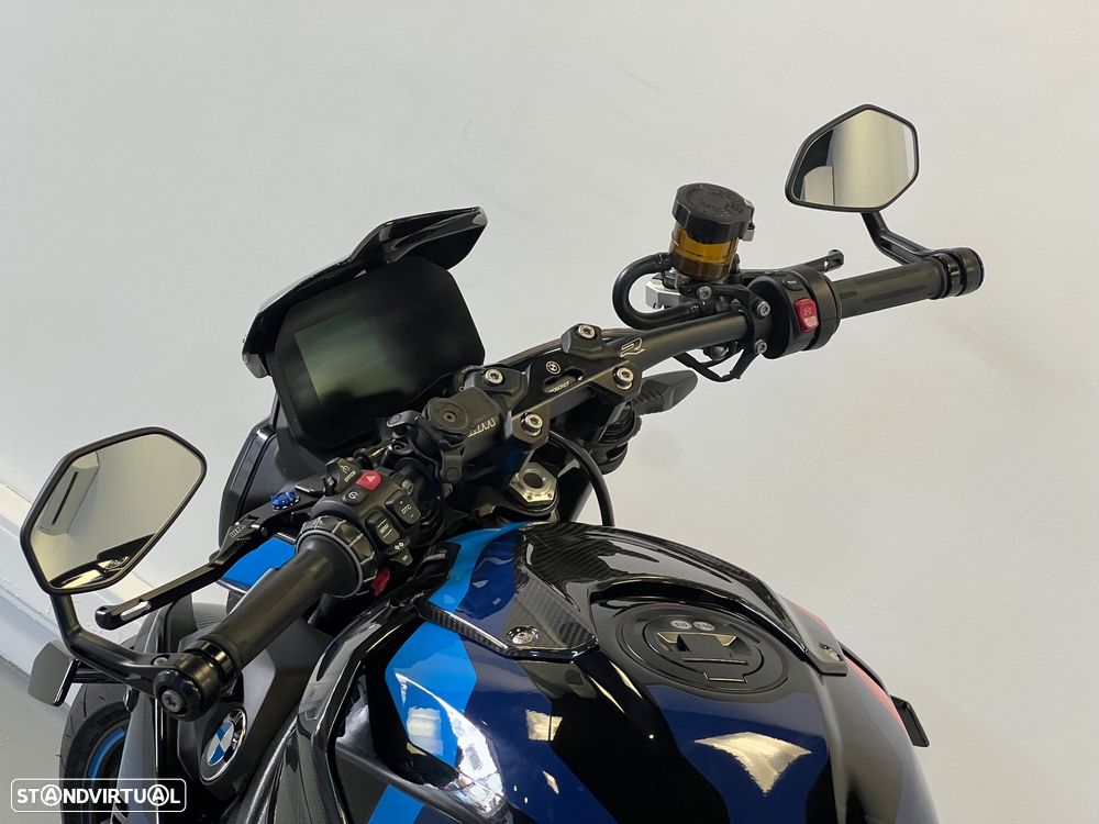 BMW M 1000 R M Competition - Carbon / Akrapovic - 23