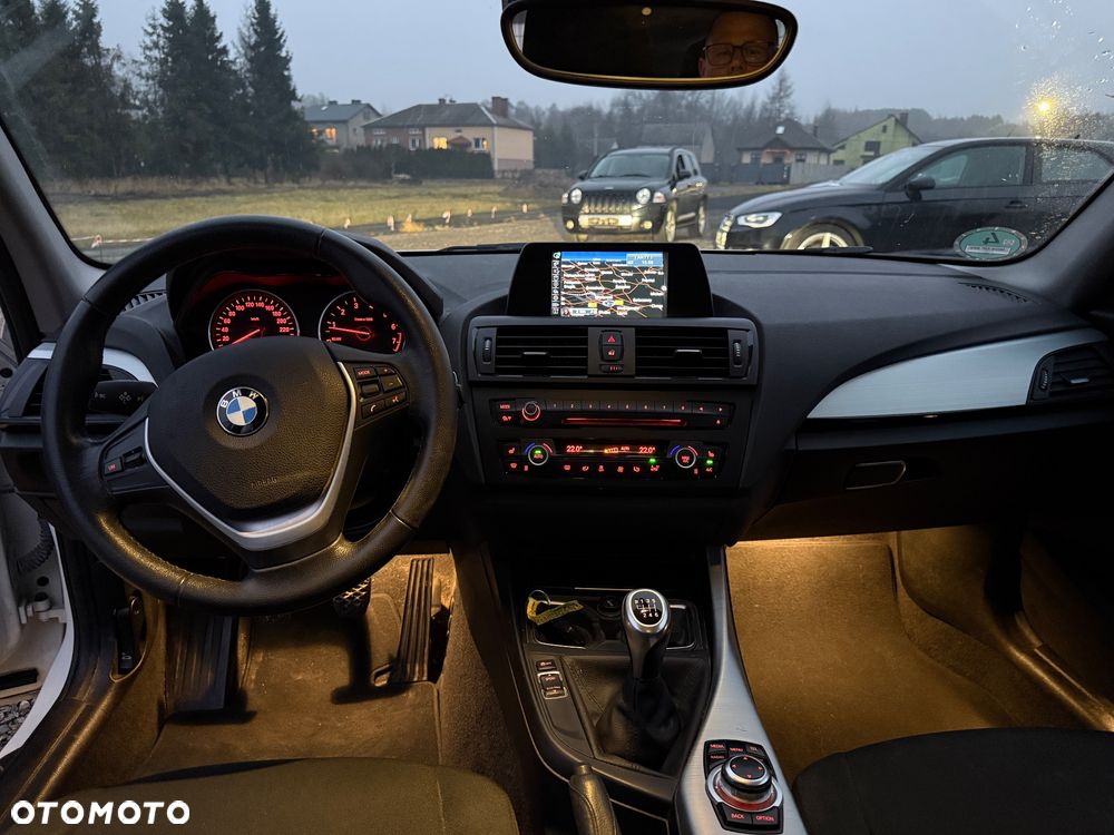 BMW Seria 1 116i - 22