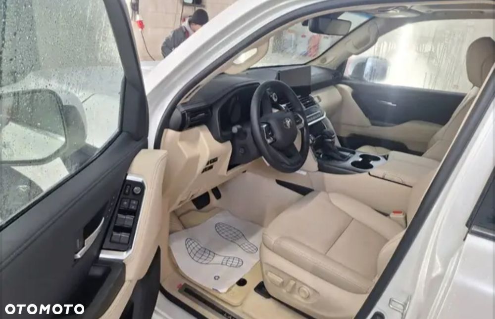 Toyota Land Cruiser - 15