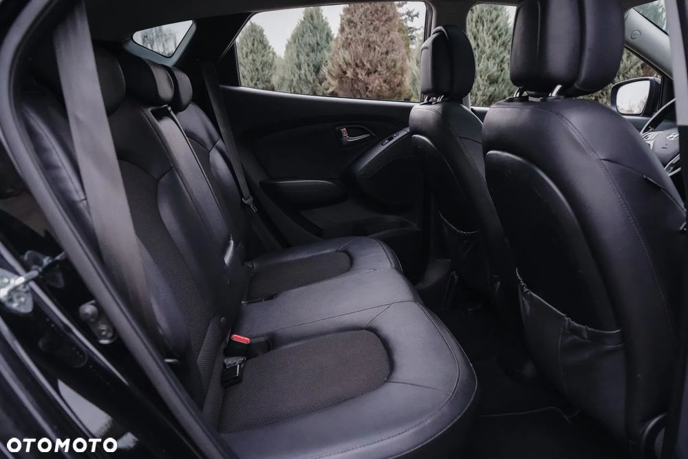 Hyundai ix35 1.7 CRDi 2WD blue Finale Gold - 22