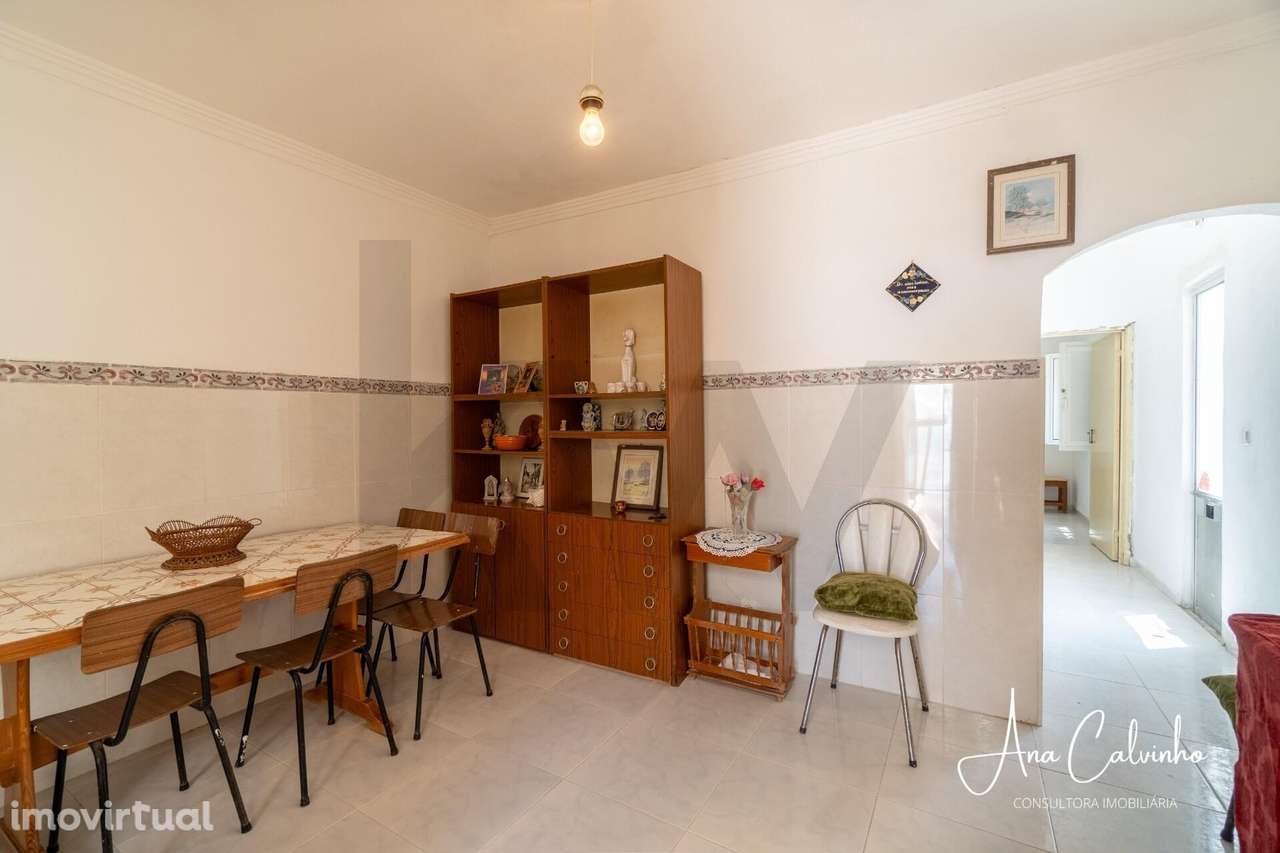 Moradia típica portuguesa T3 para transformar em lar - Grande imagem: 2/23