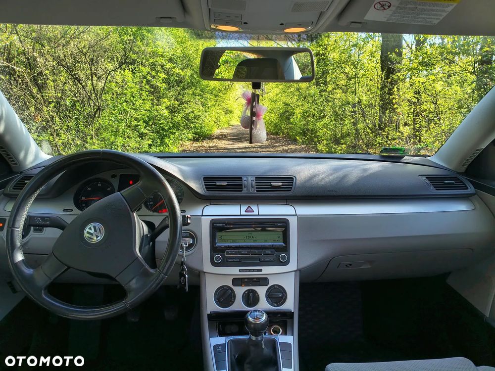 Volkswagen Passat 1.9 TDI DPF Comfortline - 9