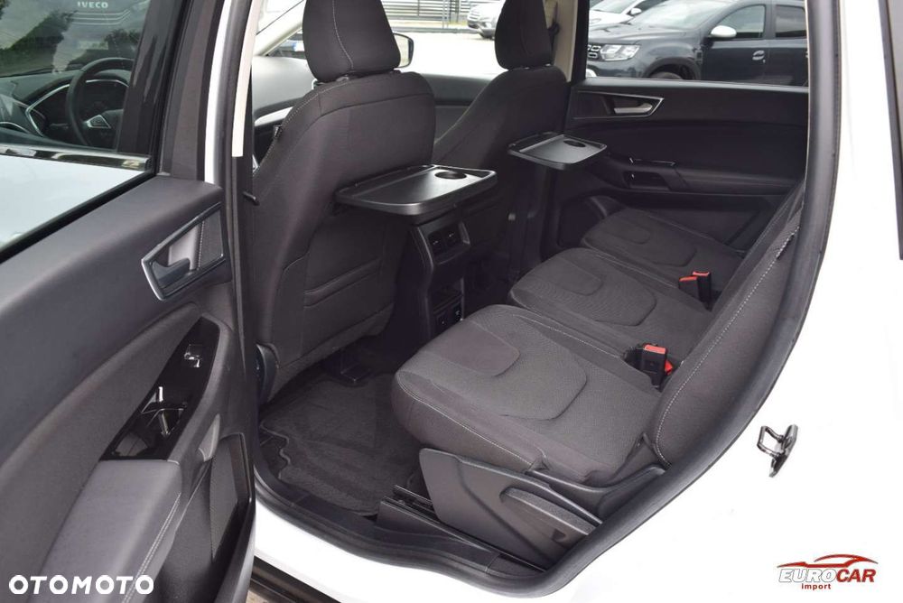 Ford S-Max - 17