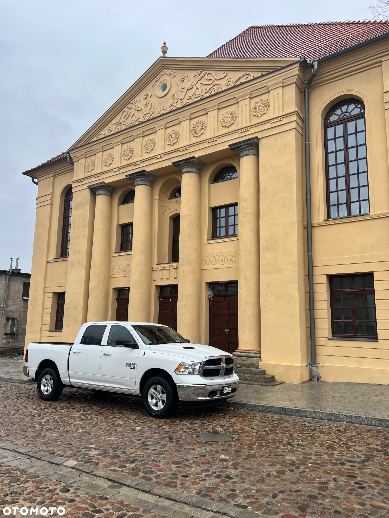 Dodge RAM 1500 5.7 4x4 - 6