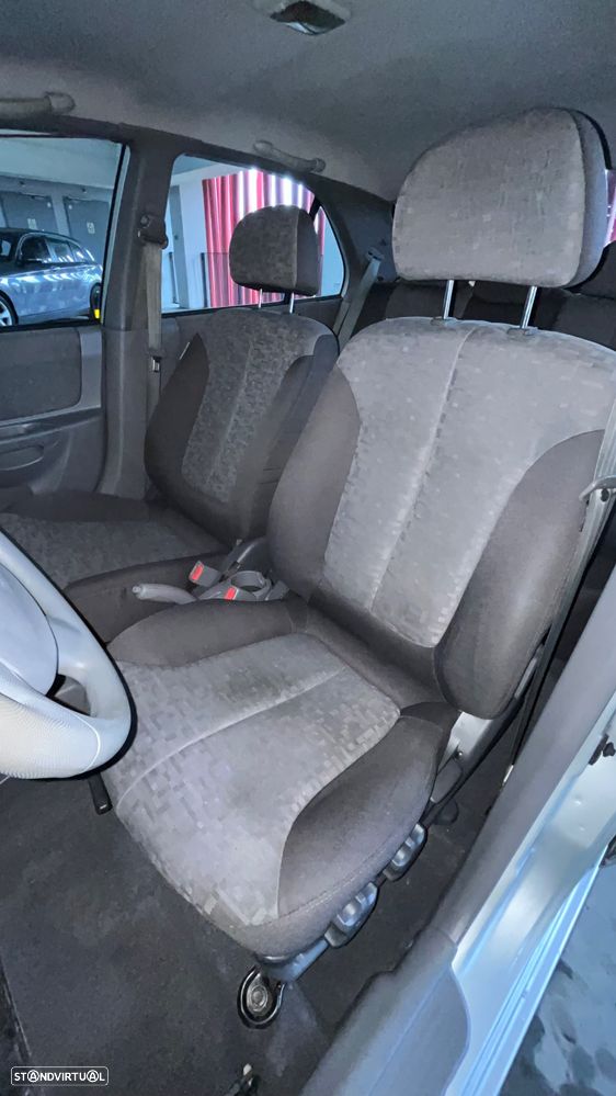 Hyundai Accent 1.3i GLS - 10