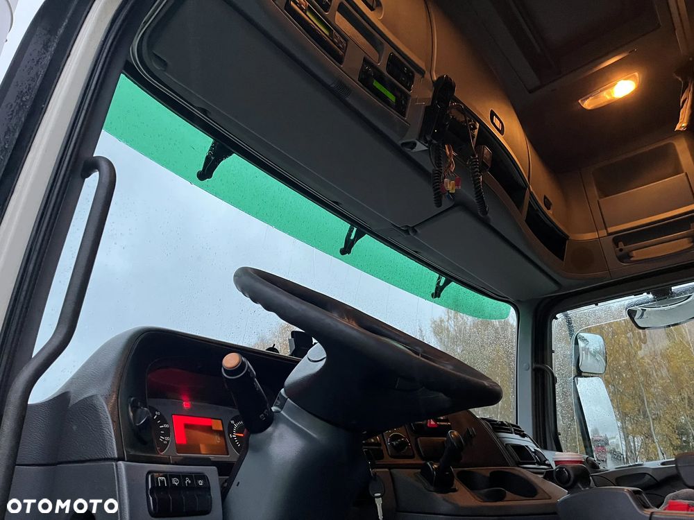 Mercedes-Benz ACTROS - 8