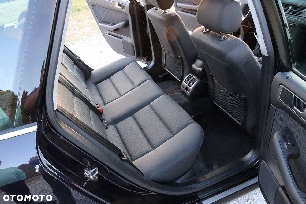 Audi A6 Avant 2.4 - 26