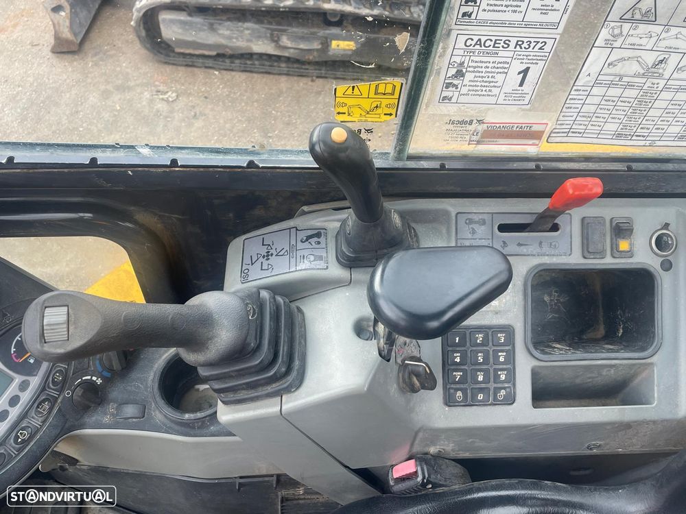 Bobcat E26 2.6T - Mini-Giratória - 9