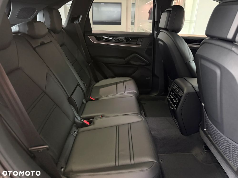 Porsche Cayenne Black Edition - 36