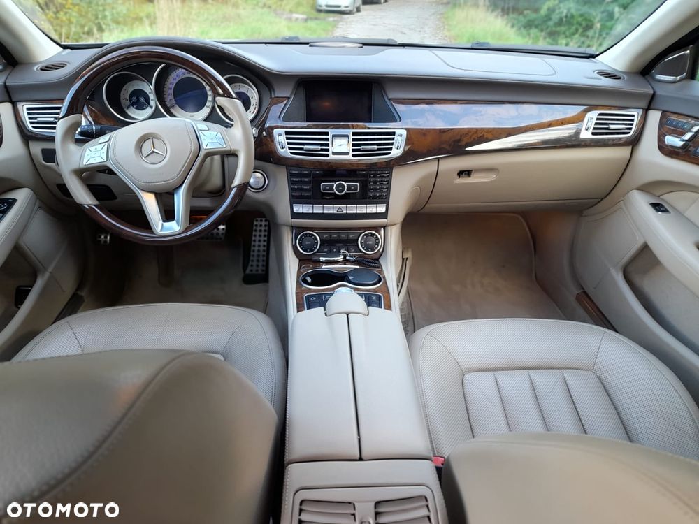Mercedes-Benz CLS 500 4Matic 7G-TRONIC - 12