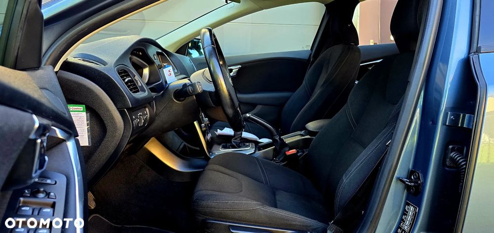 Volvo V40 T3 Kinetic - 28