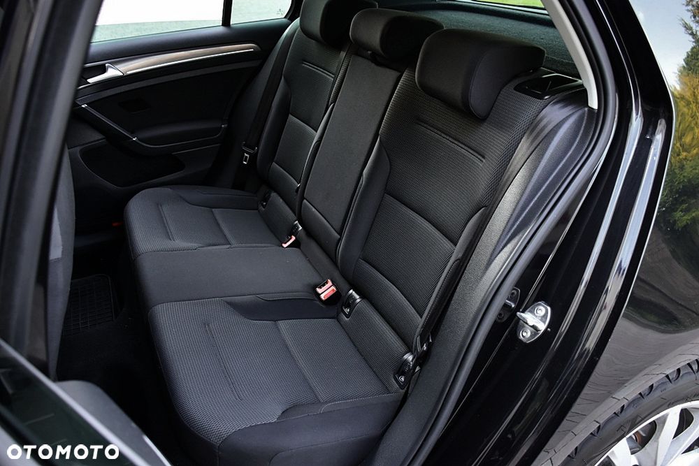 Volkswagen Golf 1.6 TDI DPF BlueMotion - 29