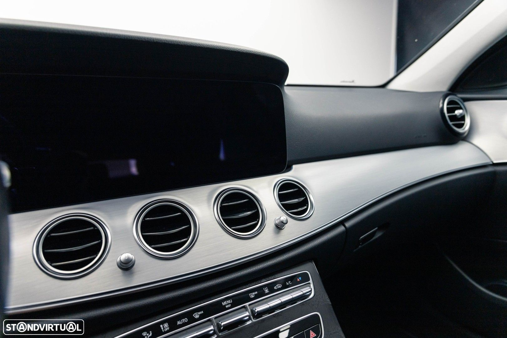 Mercedes-Benz E 300 de AMG Line - 34