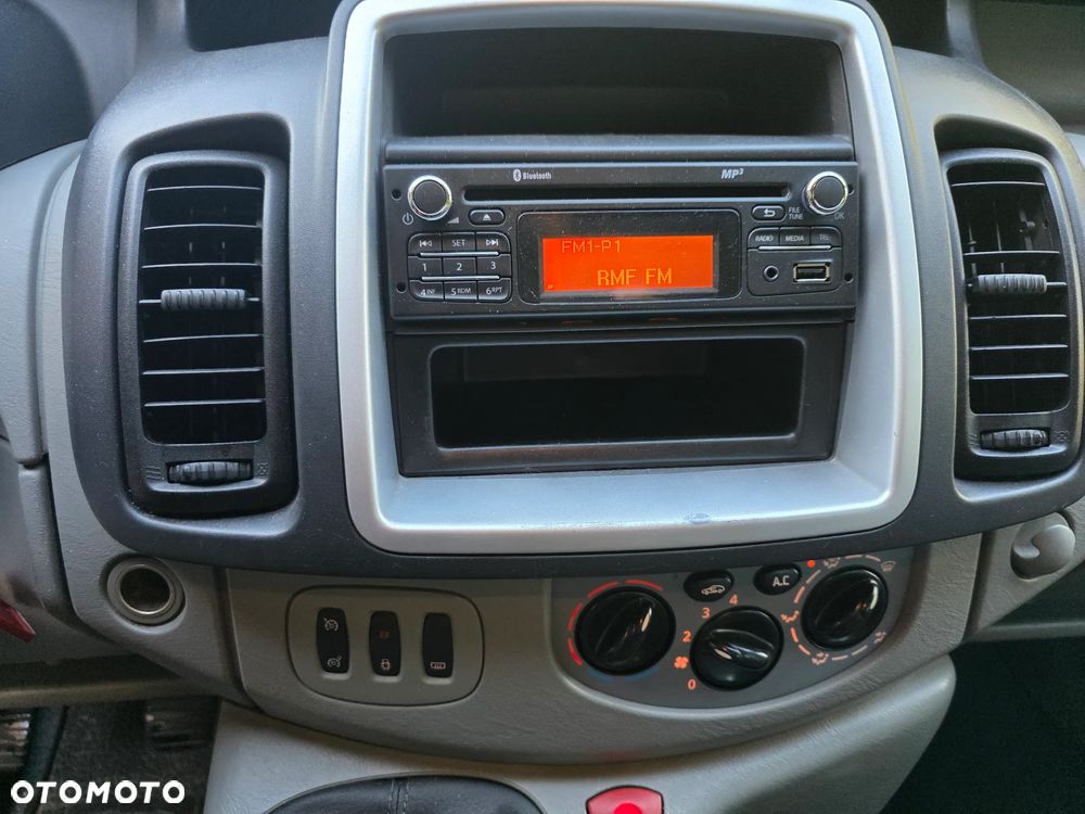 Opel Vivaro L2H1 2.9t - 16