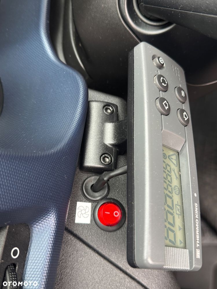 Iveco Daily‼️72C18‼️3.0 HI-MATIC Chłodnia/Mroźnia zakres -32C/+22C THERMO KING V-500 MAX Źródło Zasilania 400V Grube Ściany/Podłoga Przegroda komorowa‼️ Full LED na bliźniaku Salon Polska Poduszki Pneumatyczne DMC7200kg - 38