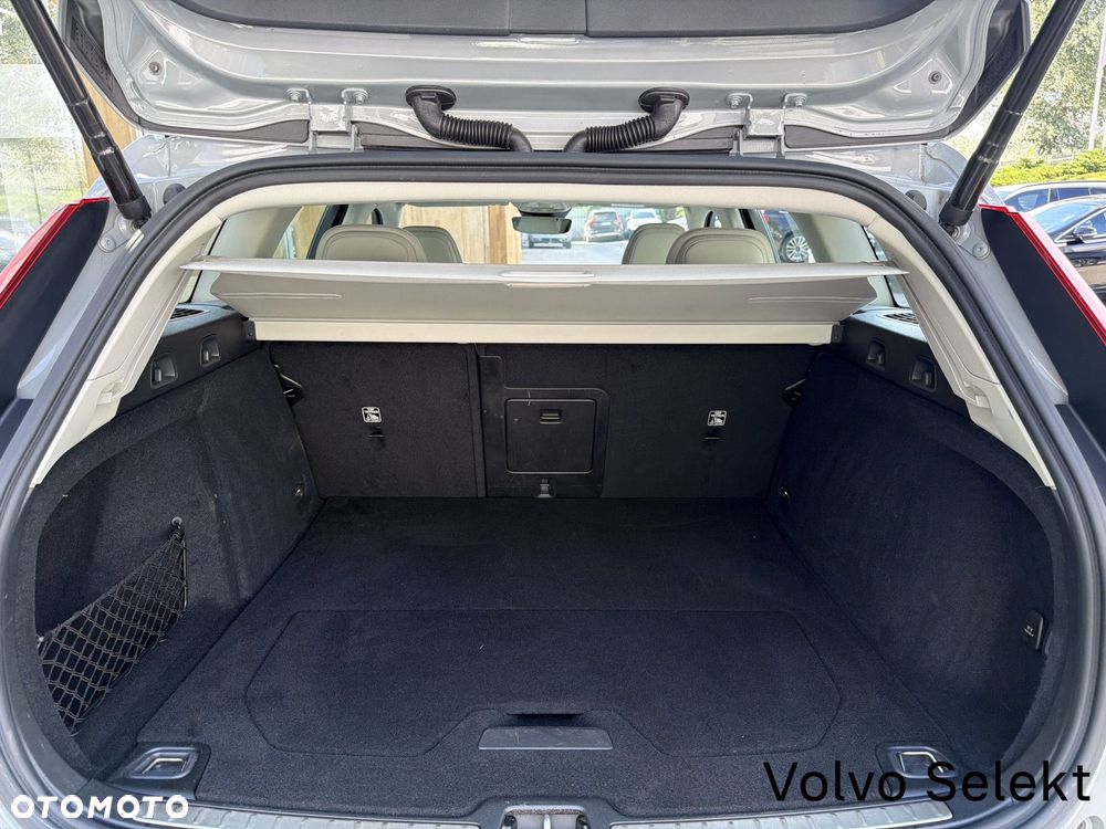Volvo V60 Cross Country - 30