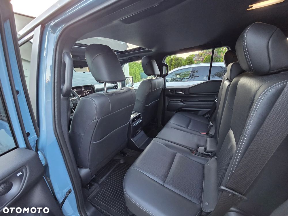 Toyota Land Cruiser - 12