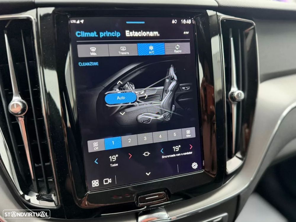 Volvo XC 60 2.0 B4 Core - 9