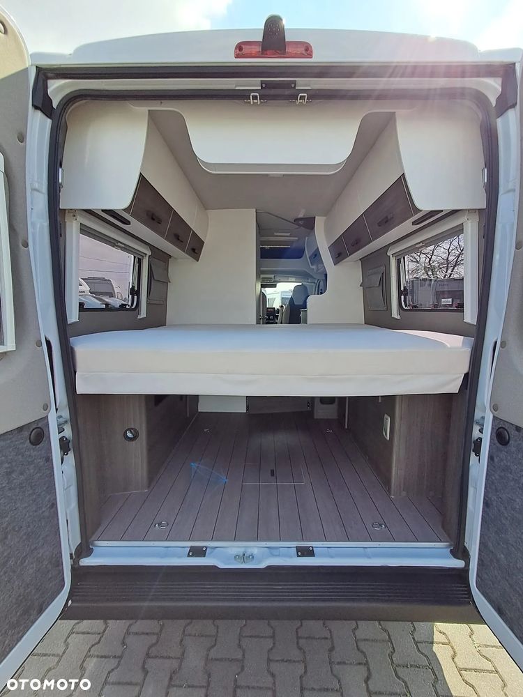 KNAUS VanTourer 600L Łóżko 195x190 Automat * Markiza * Hak * Radio 8"  4 osobowy - 17