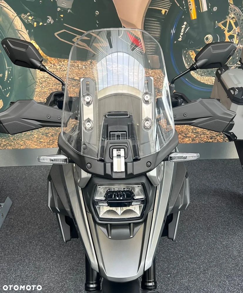 Suzuki DL - 18