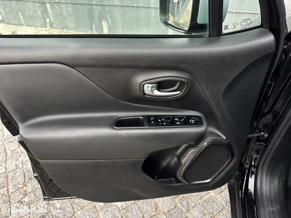 Jeep Renegade 1.3 T-GDI 4xe Auto Limited - 13