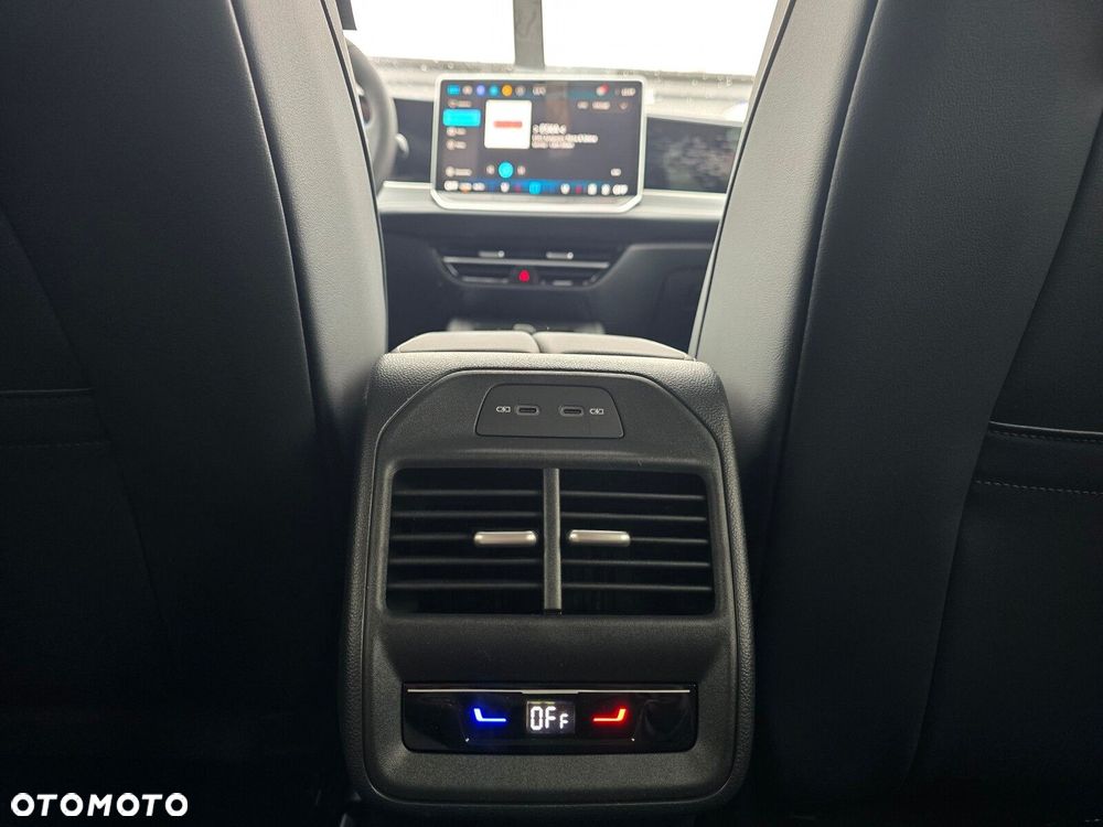 Volkswagen Passat Variant 1.5 TSI eHybrid PHEV 150kW Business Plus DSG - 16