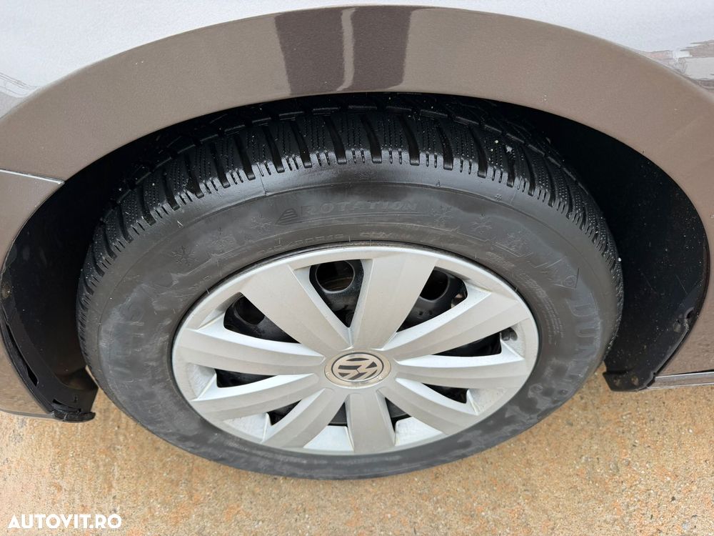 Volkswagen Passat - 11