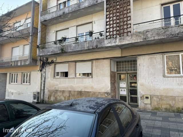 T2 + 1 Rua da Restauração - Braga. Propriedade de Raiz com Usufruto. - Grande imagem: 3/30
