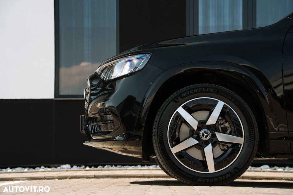 Mercedes-Benz GLB - 33