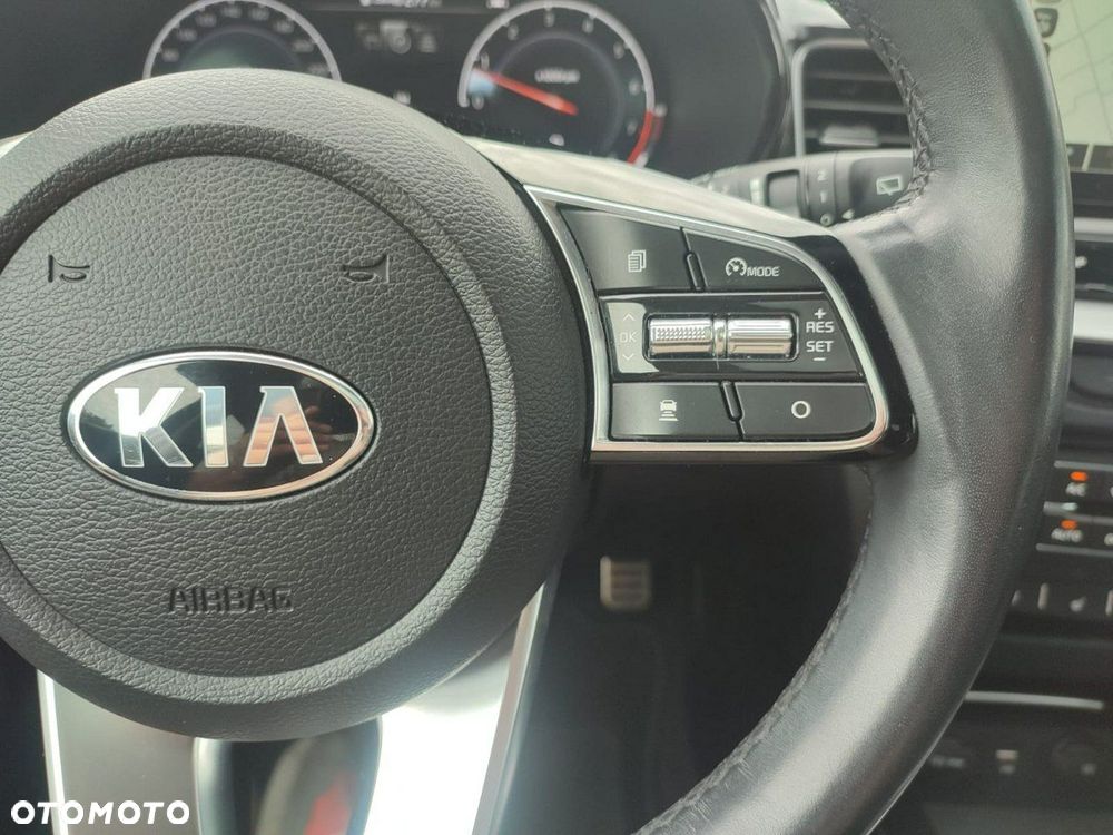 Kia XCeed - 13