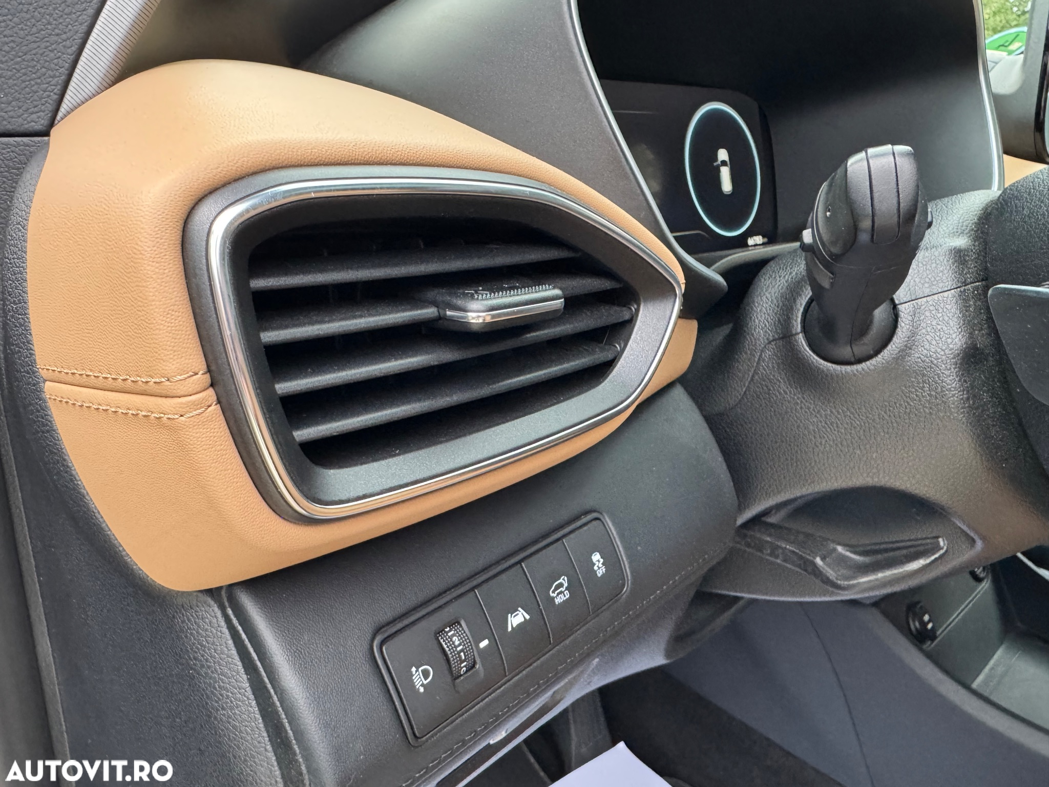 Hyundai Santa Fe 1.6 Plugin-Hybrid 4WD SEVEN Signature - 32