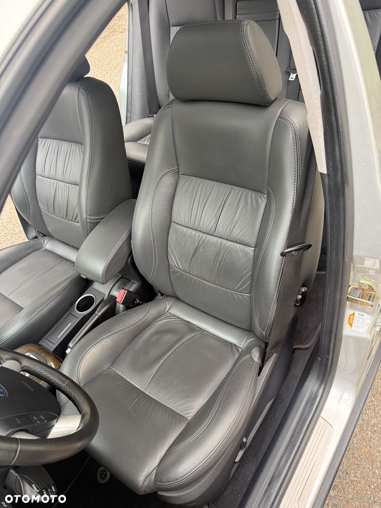 Ford Mondeo 2.5 V6 Ghia X - 17