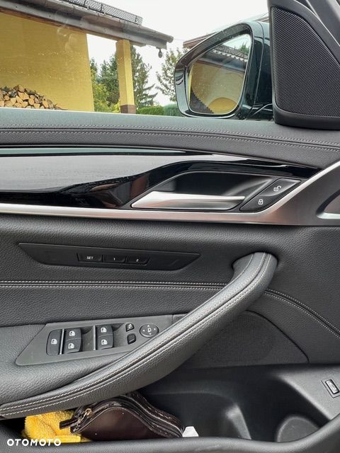 BMW Seria 5 530i xDrive Luxury Line - 11