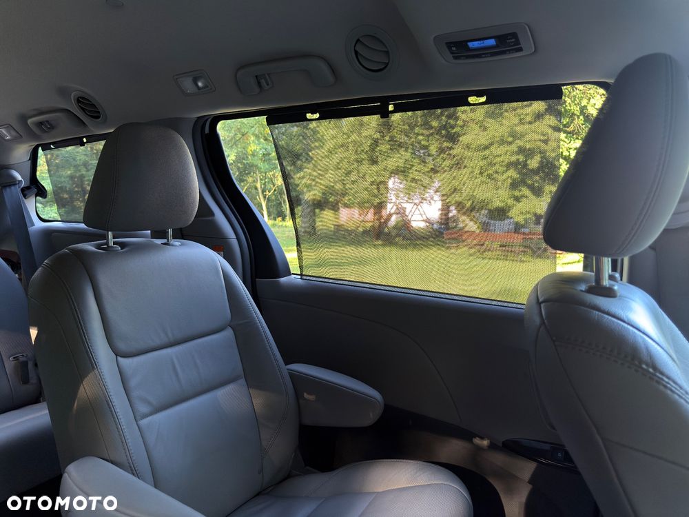 Toyota Sienna 3.5 V6 XLE AWD - 30