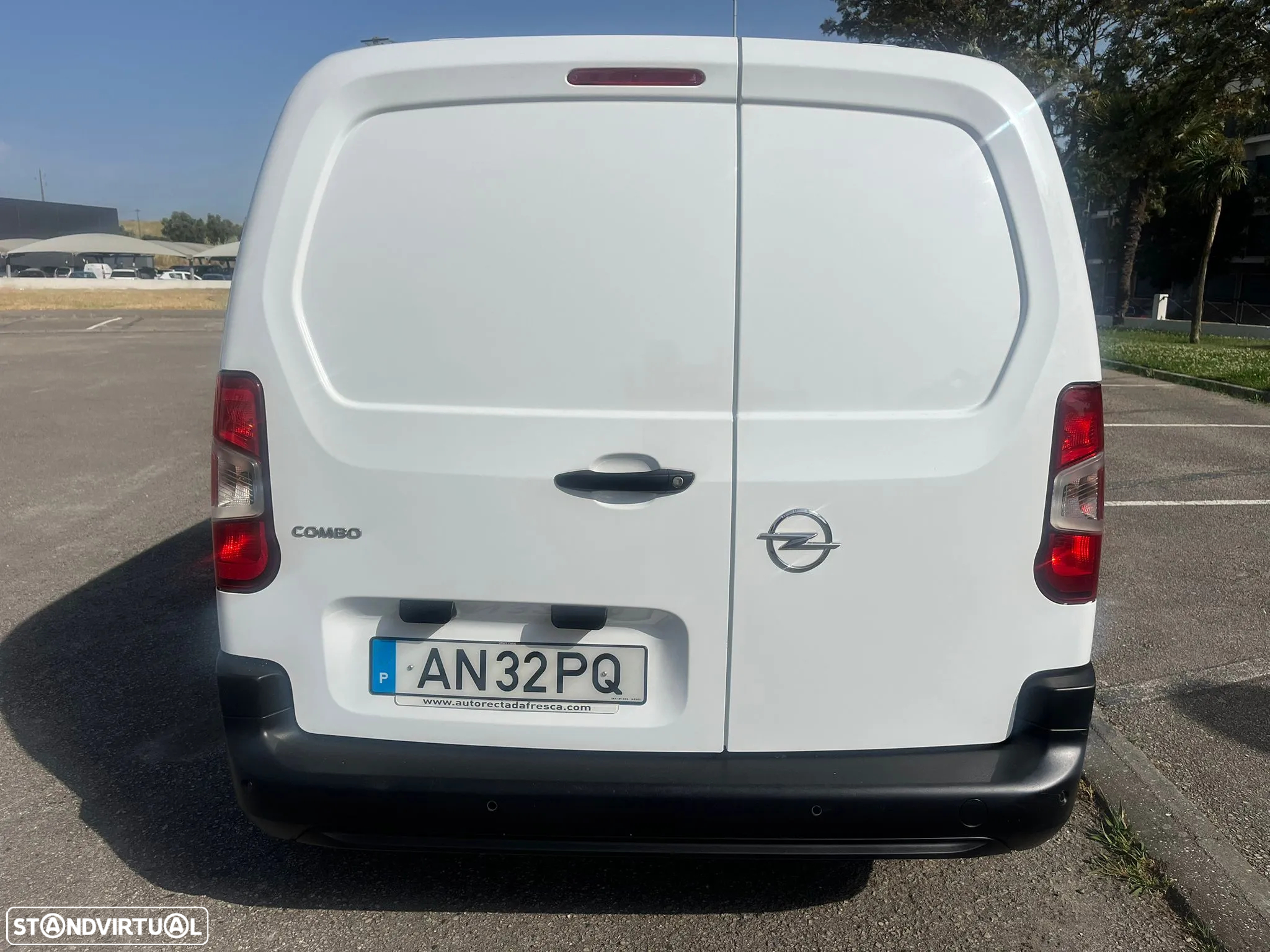 Opel COMBO 1.5 102cv 3 LUGARES - AC - IVA DEDUTÍVEL - 12