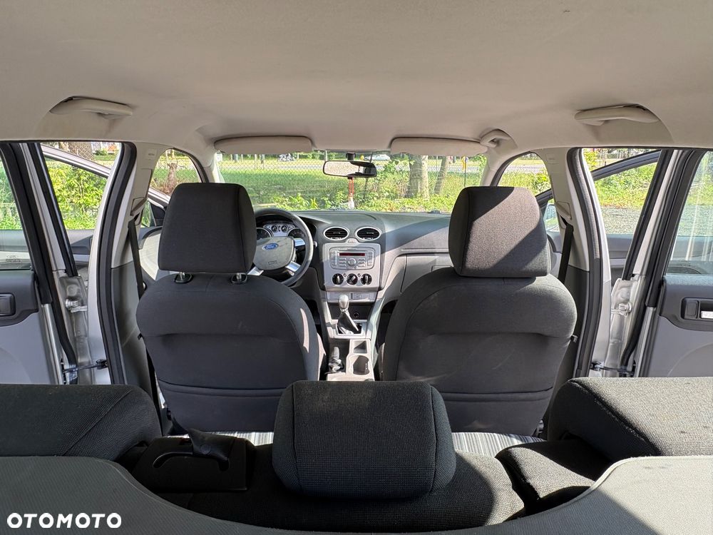 Ford Focus 1.6 16V Ambiente - 19