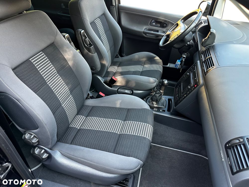 Volkswagen Sharan 1.8 5V Turbo United - 17