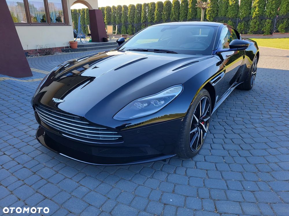 Aston Martin DB11 Launch Edition - 5