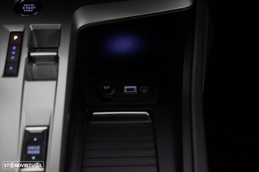 Peugeot 408 1.6 Hybrid Allure e-EAT8 - 26