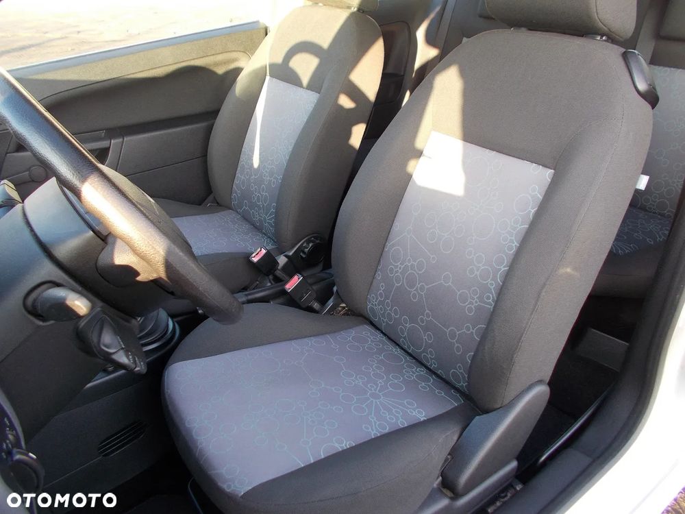 Ford Fiesta 1.3 Style - 19